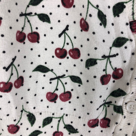 Torrid | cropped cherry cardigan short sleeve Q324 - Picture 3 of 6